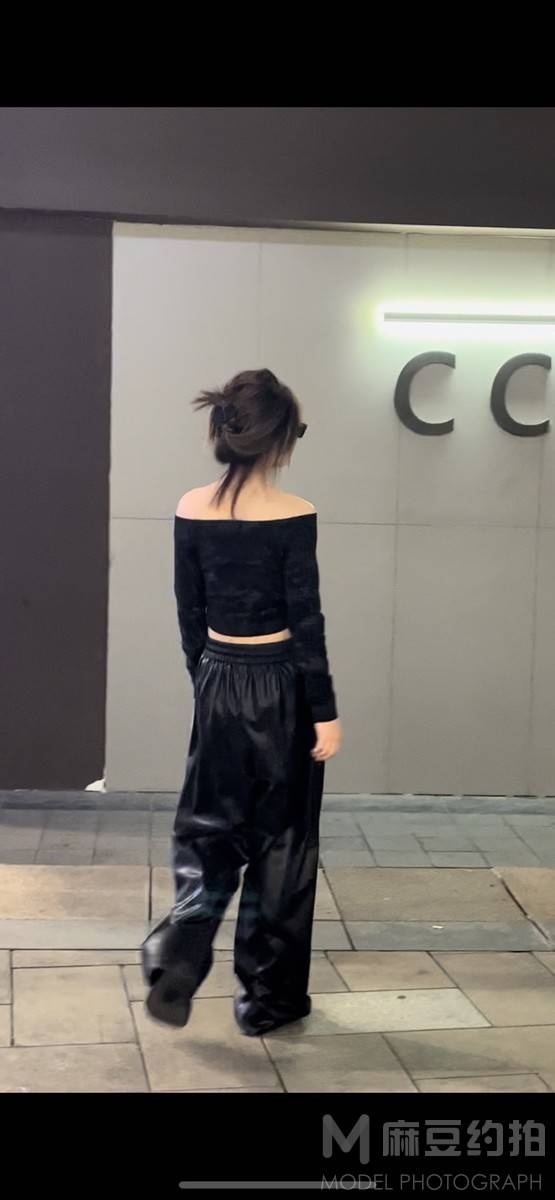 黑白模特