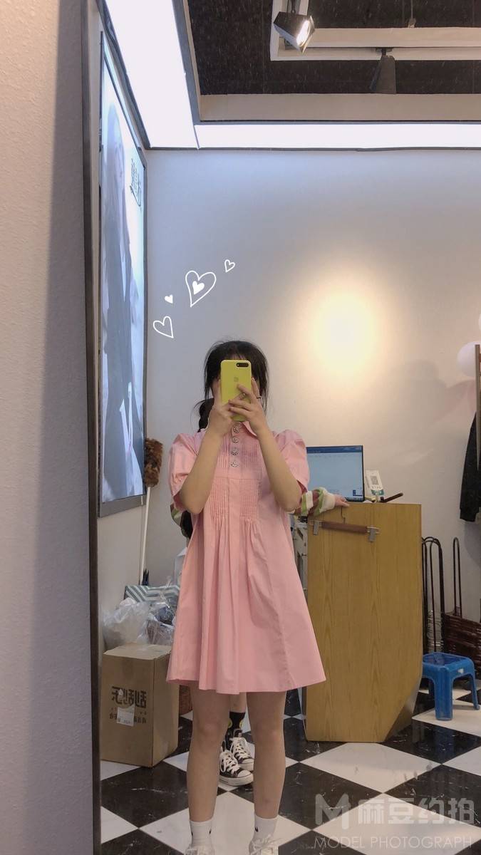 校园模特