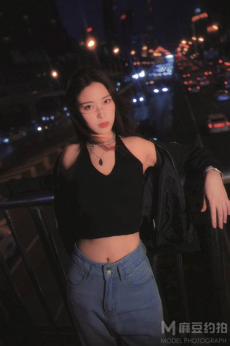 夜景模特