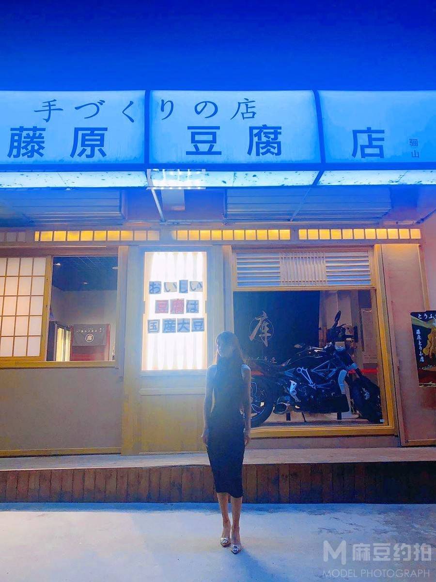 夜景模特