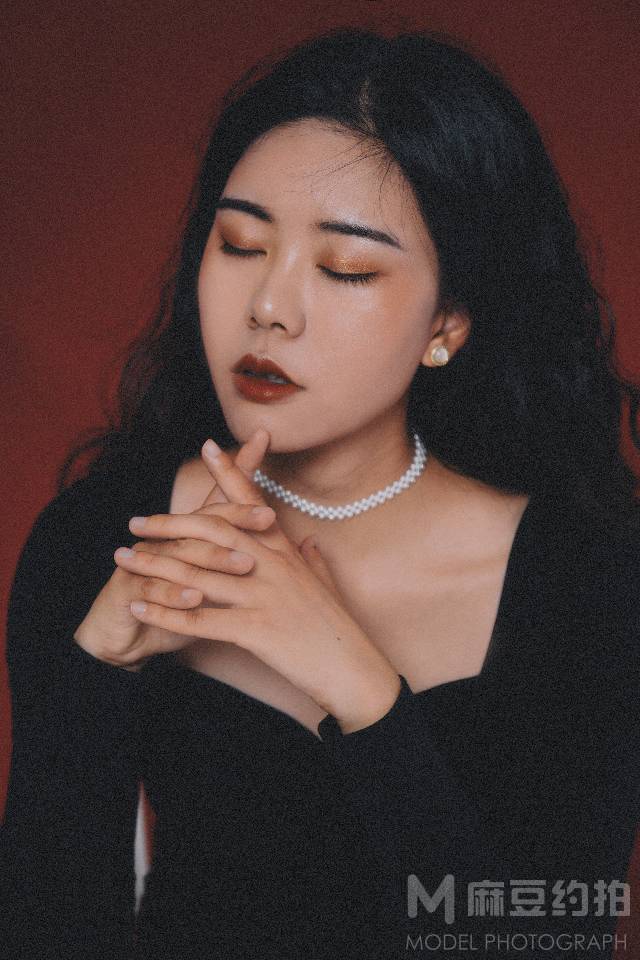 情绪模特