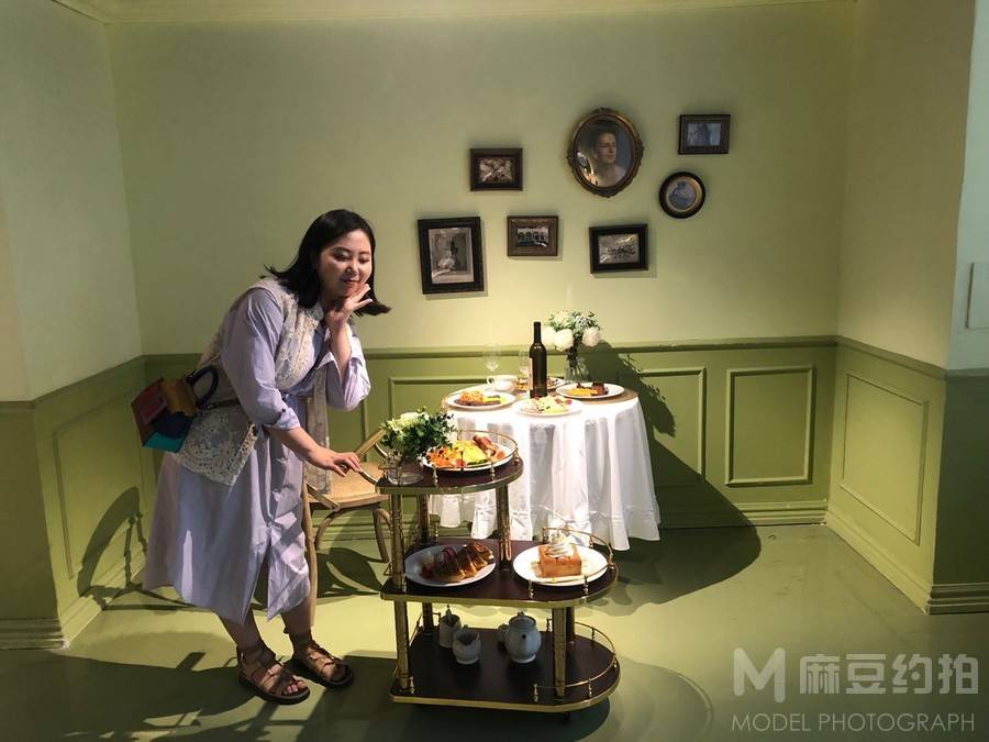 情绪模特