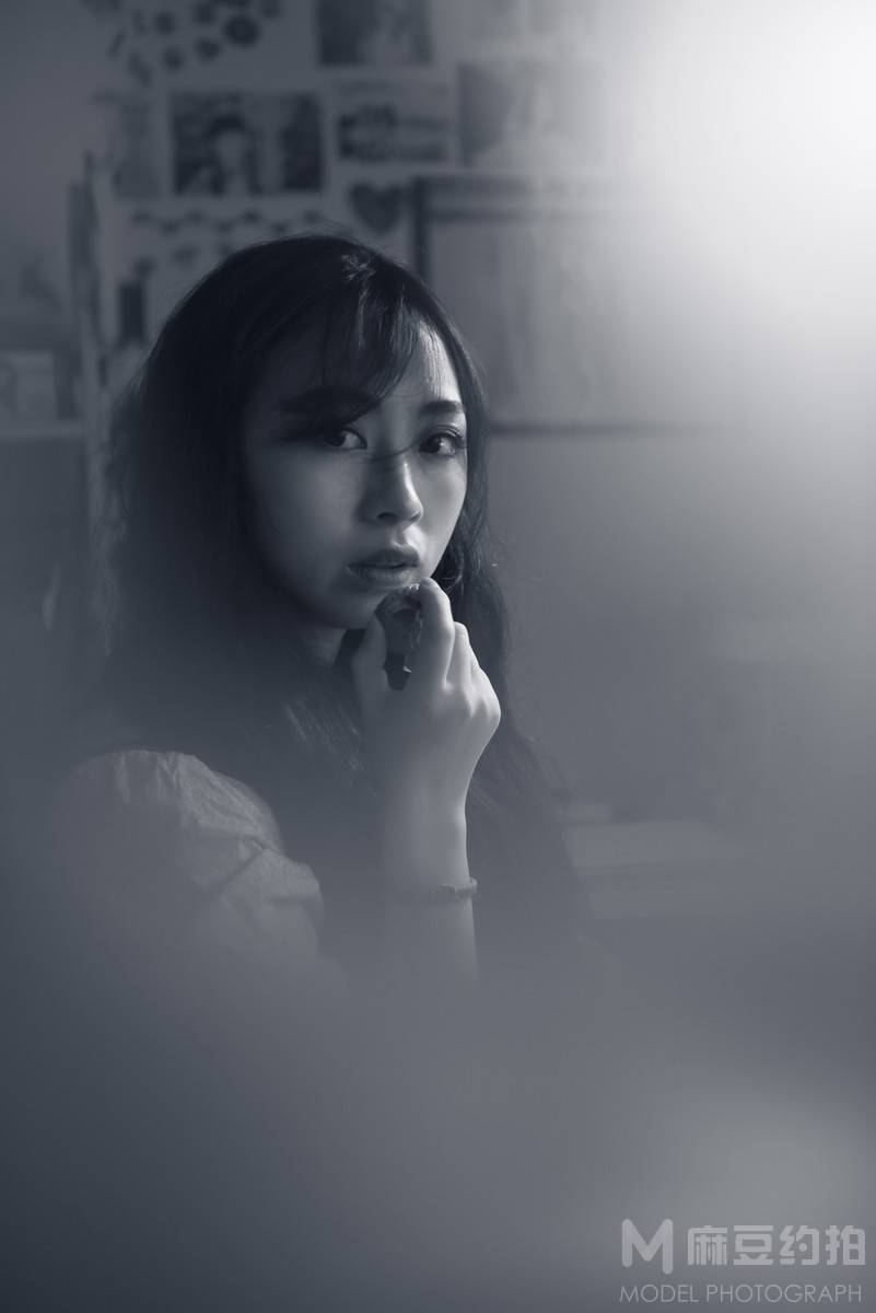 情绪模特
