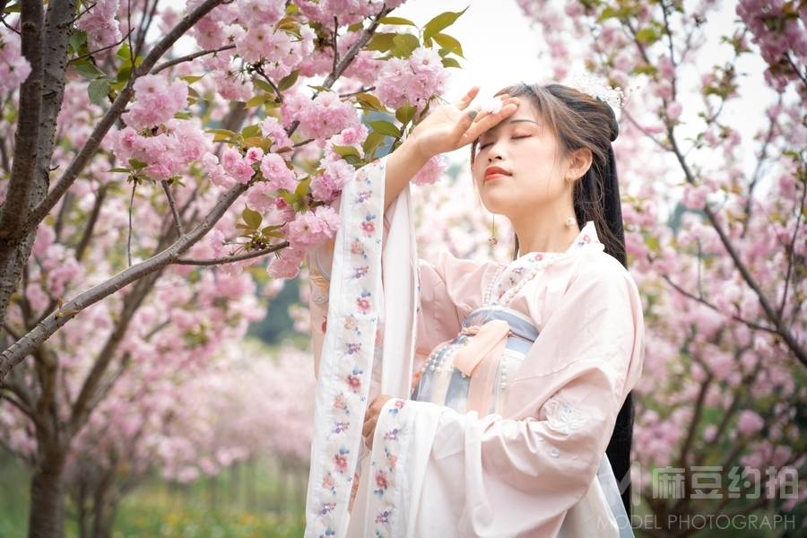 汉服模特
