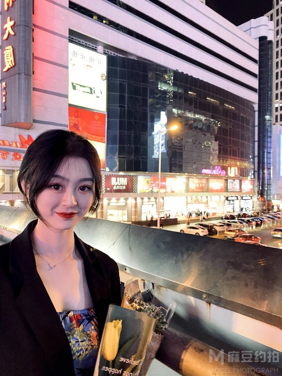 夜景模特