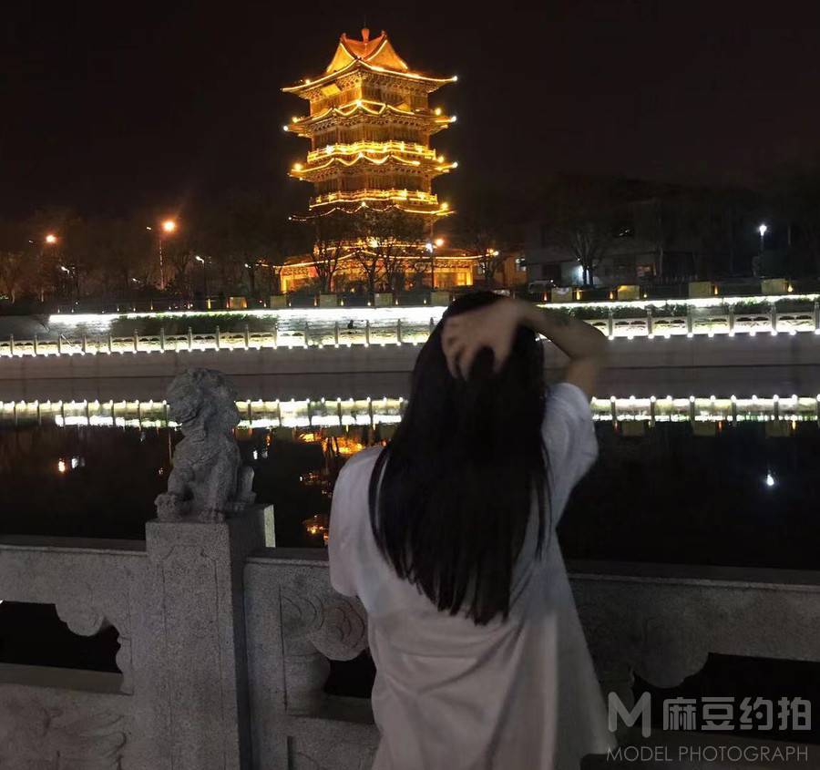 夜景模特