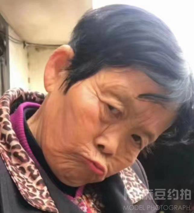 黑白模特