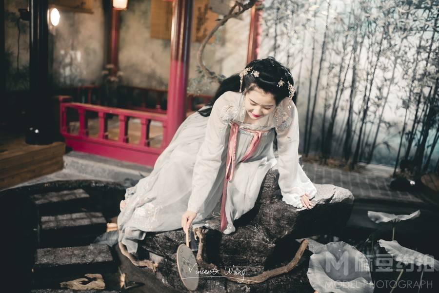 黑白模特