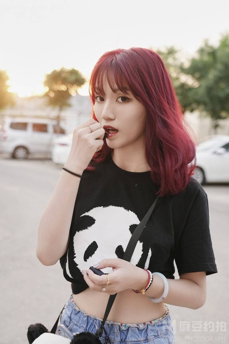 情绪模特