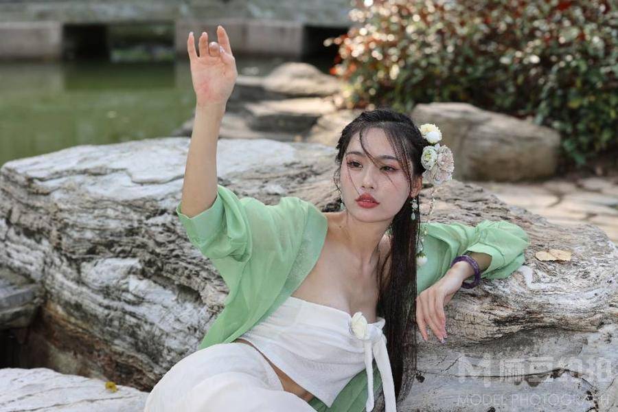 汉服模特