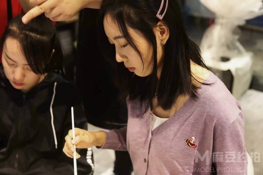 情绪模特