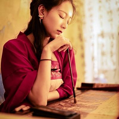 情绪模特