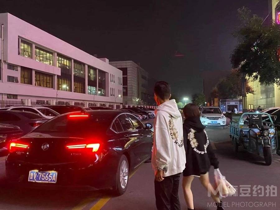 情侣模特