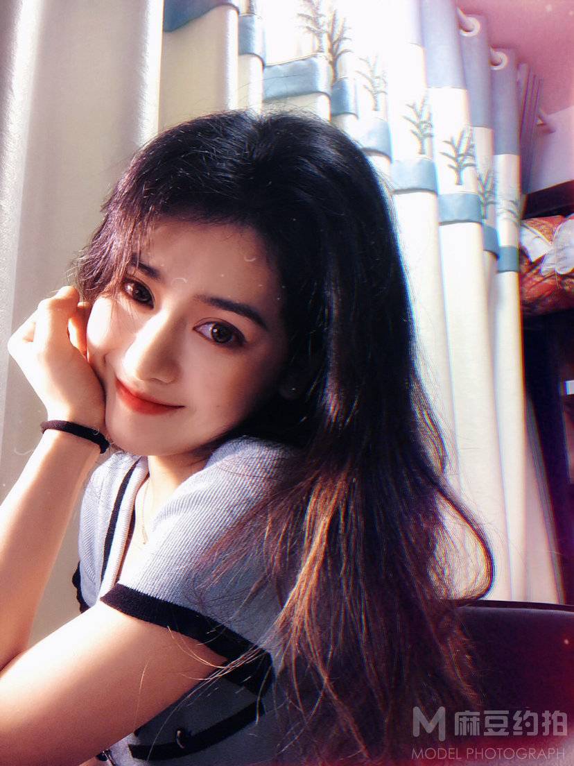 宝丽来模特