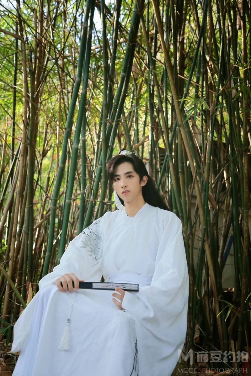 黑白模特
