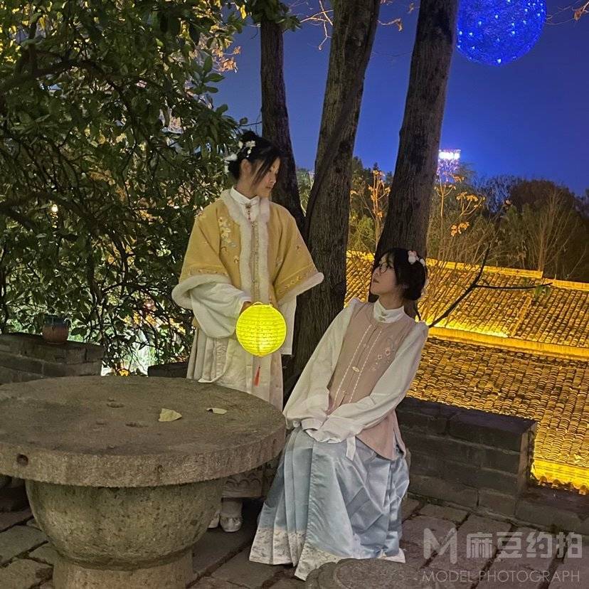 汉服模特