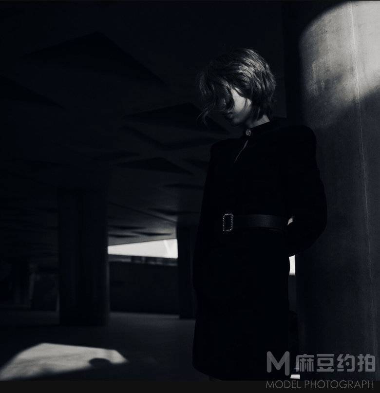 黑白模特