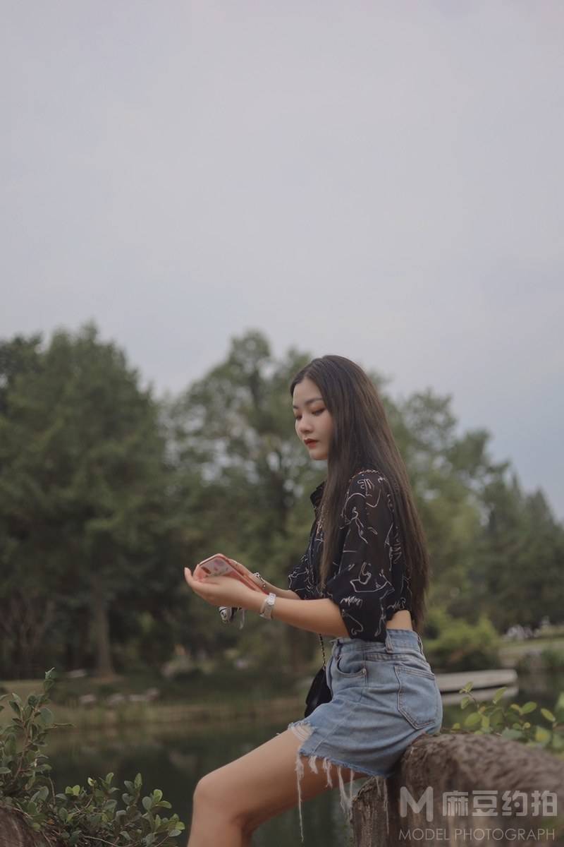 情绪模特
