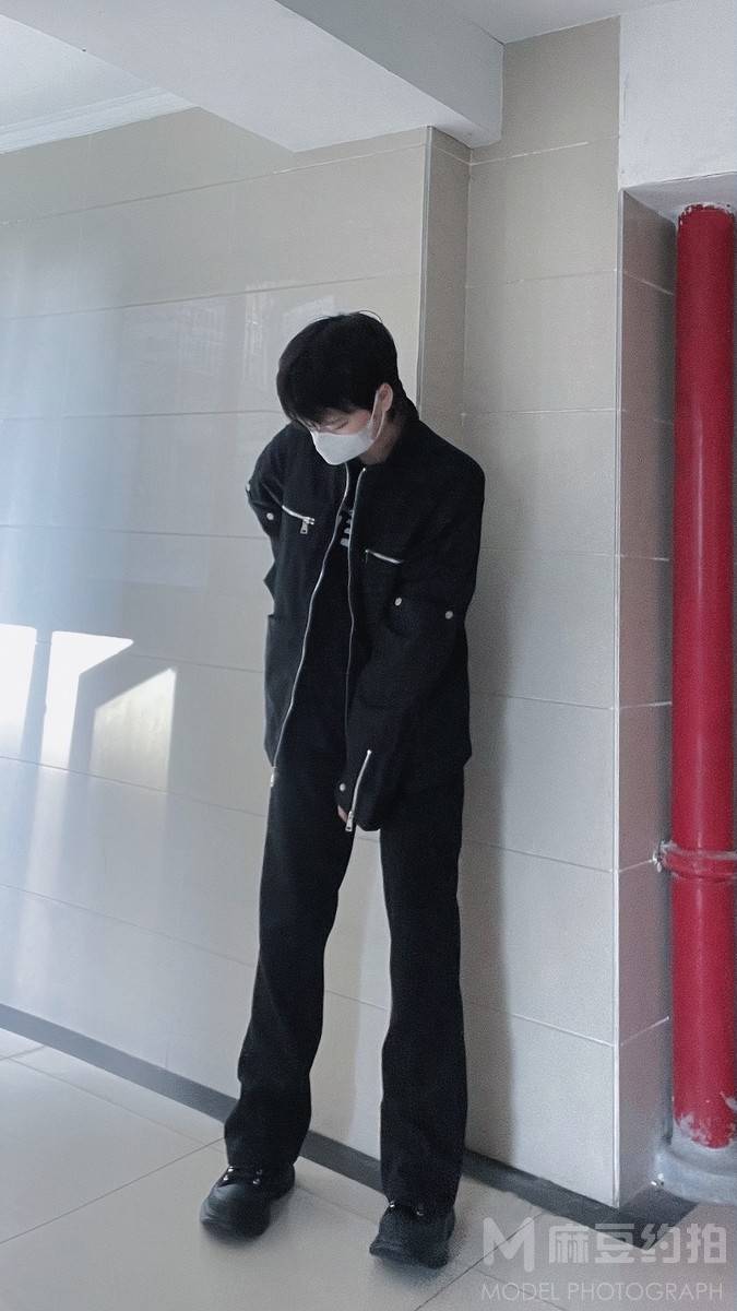 黑白模特