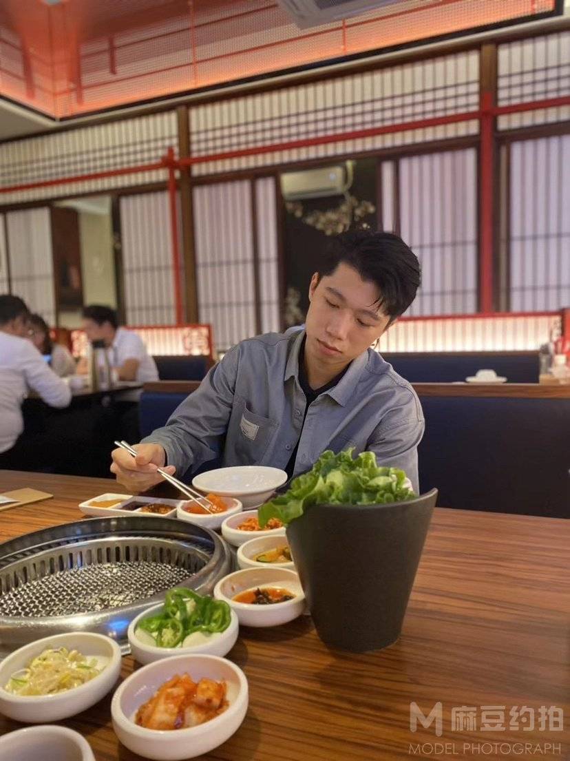 清新模特