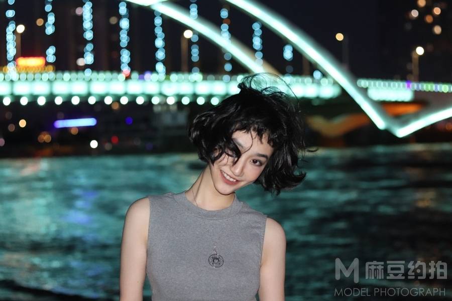 夜景模特