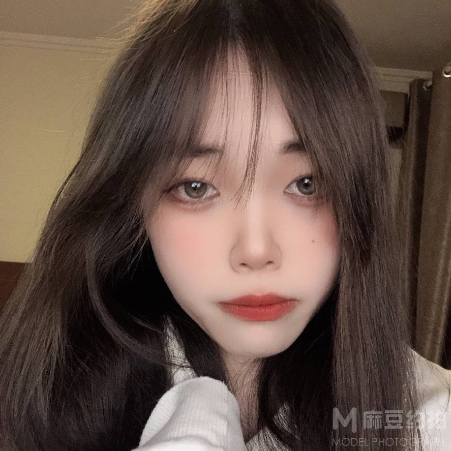 黑白模特