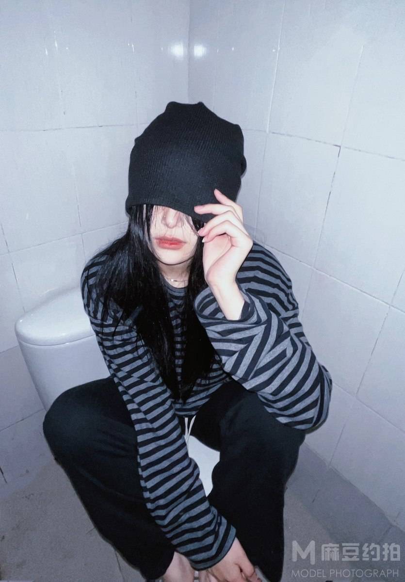 黑白模特