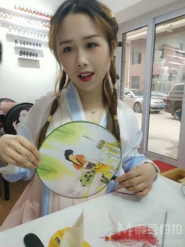汉服模特