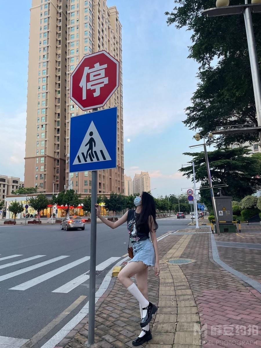 情绪模特