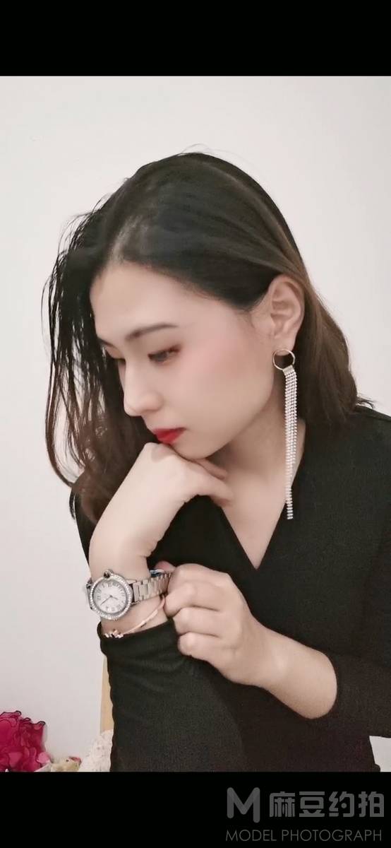 情绪模特