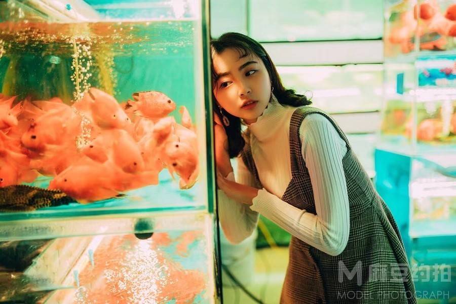 情绪模特