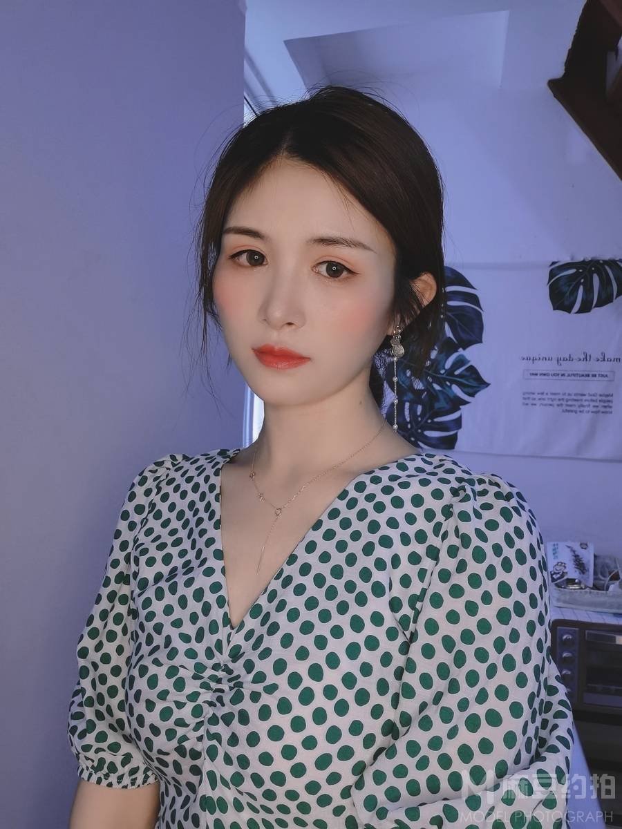 清新模特