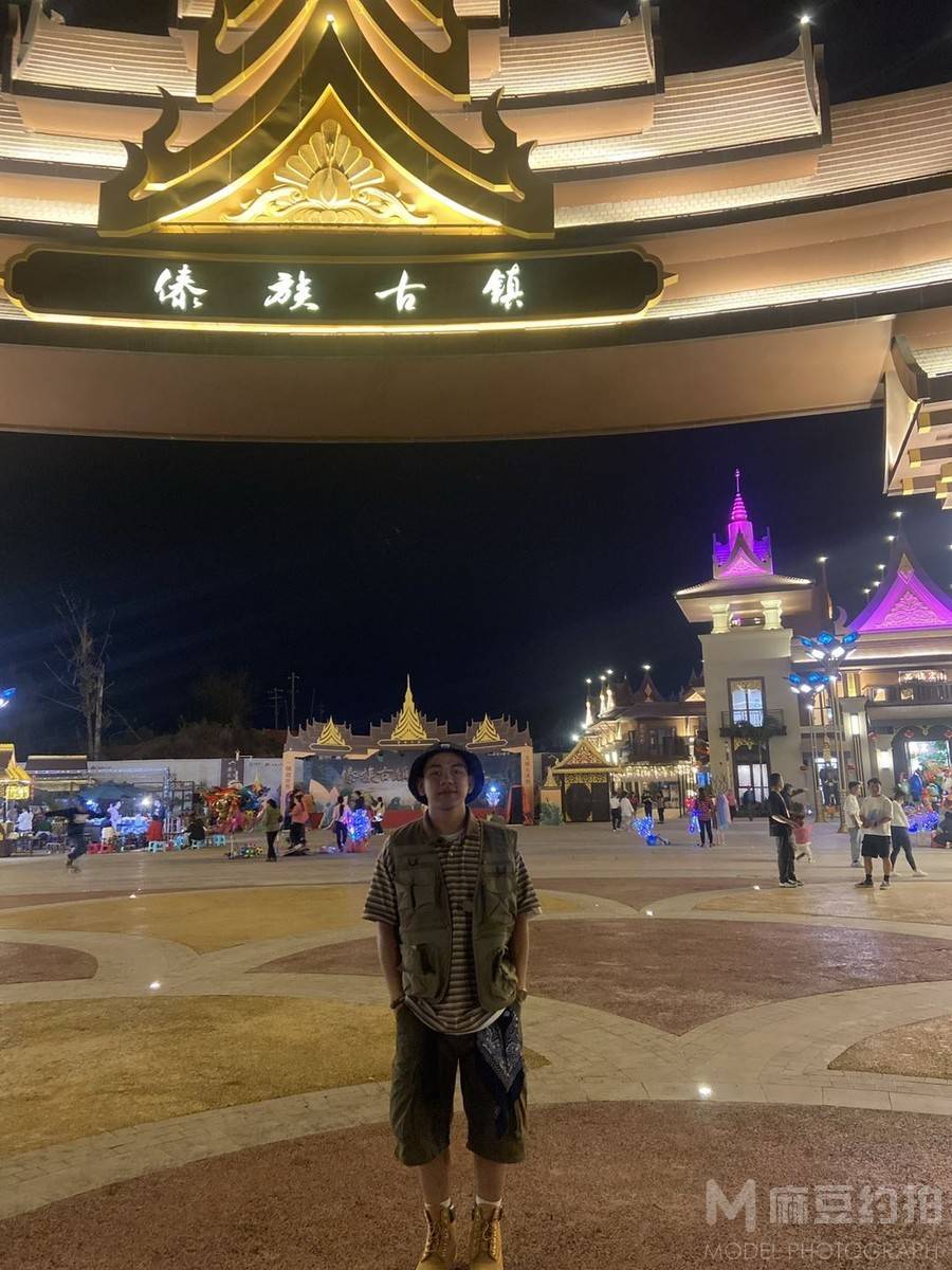 校园模特