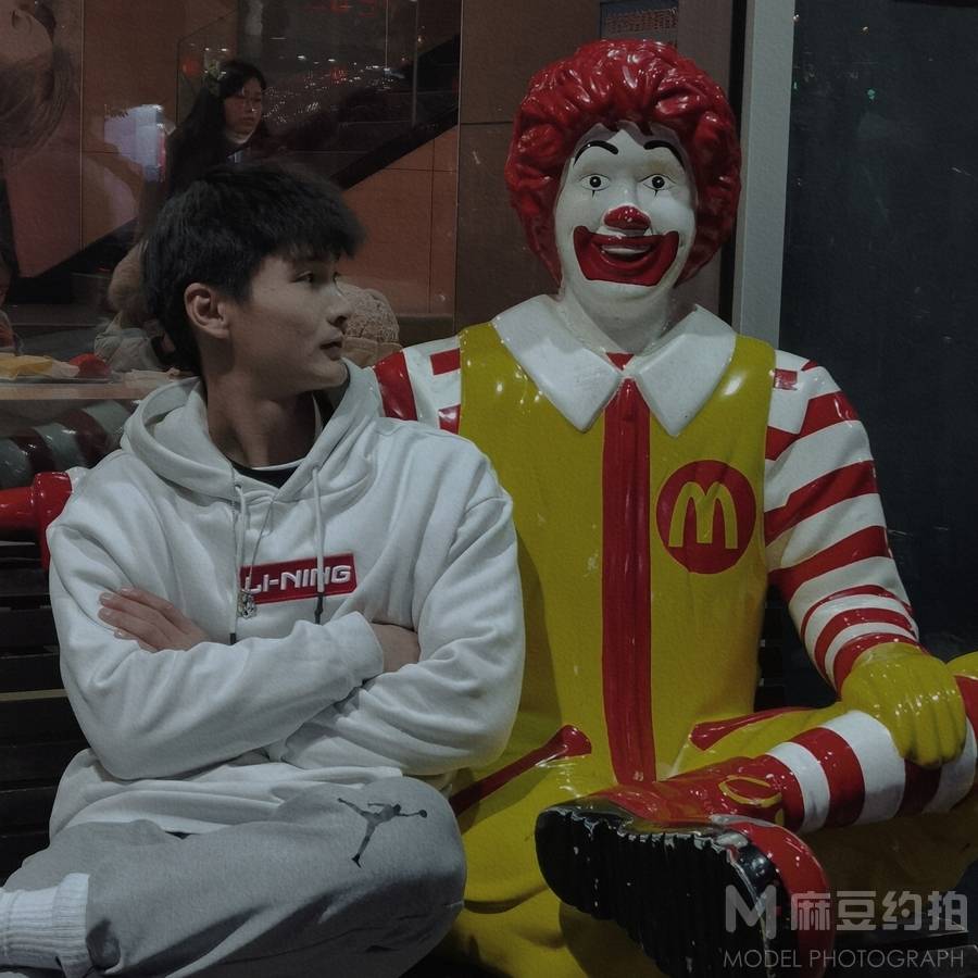 情绪模特