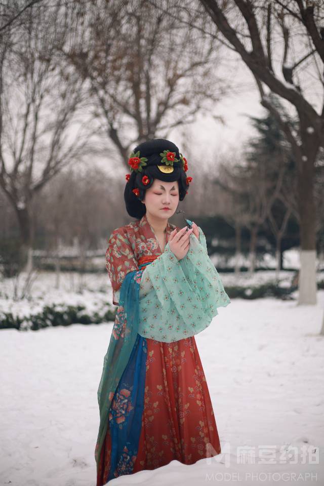 汉服模特