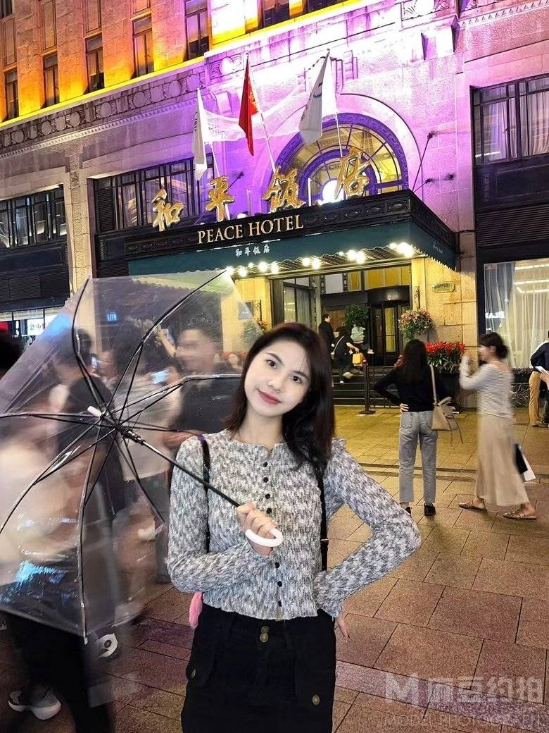黑白模特