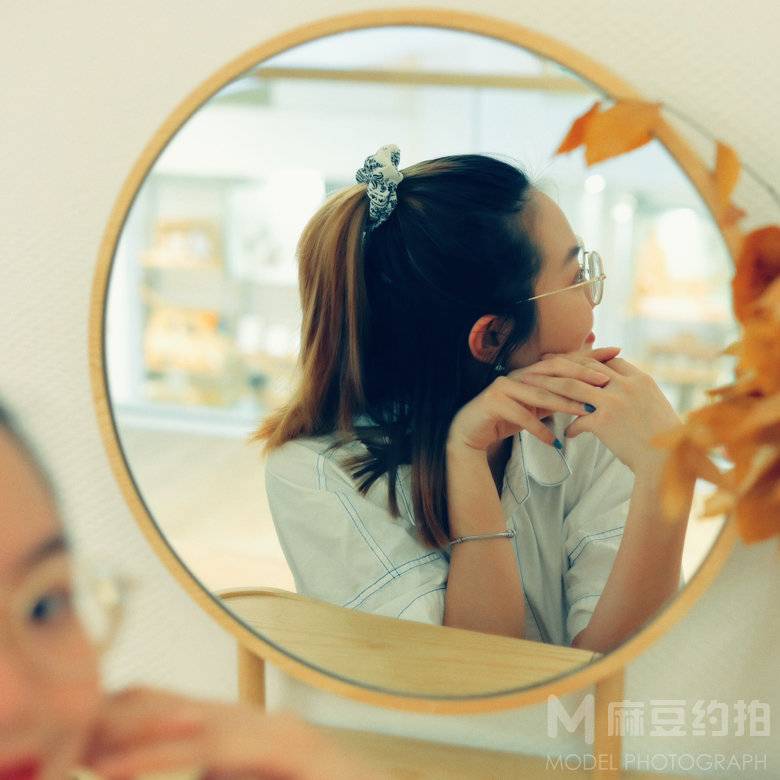 黑白模特