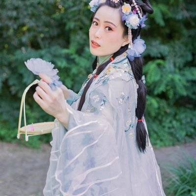 汉服模特