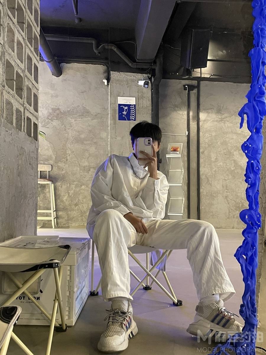 黑白模特