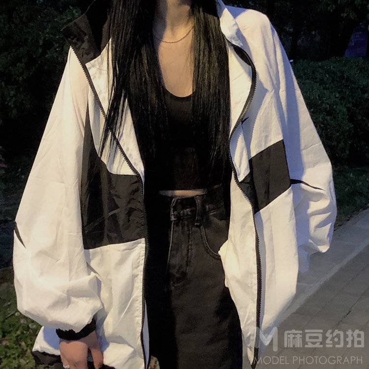 黑白模特