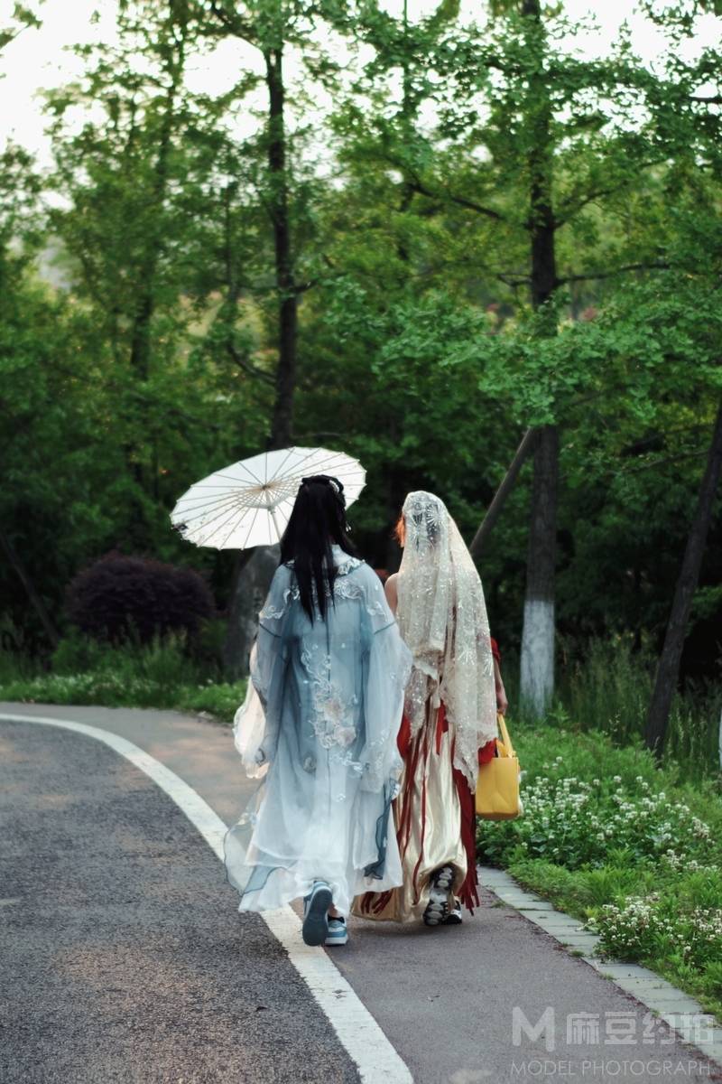 汉服模特