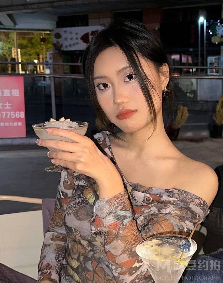 妆容模特