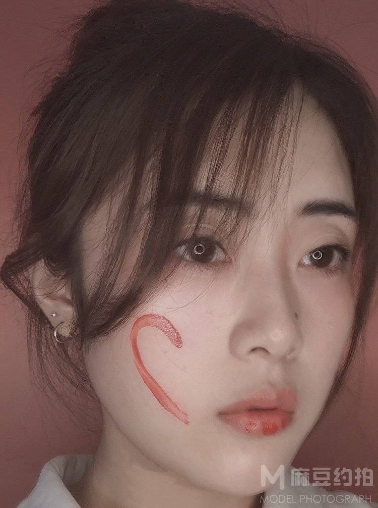 情绪模特