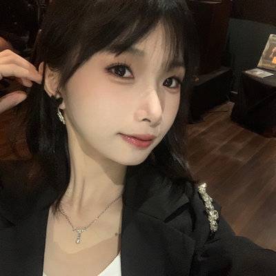 黑白模特