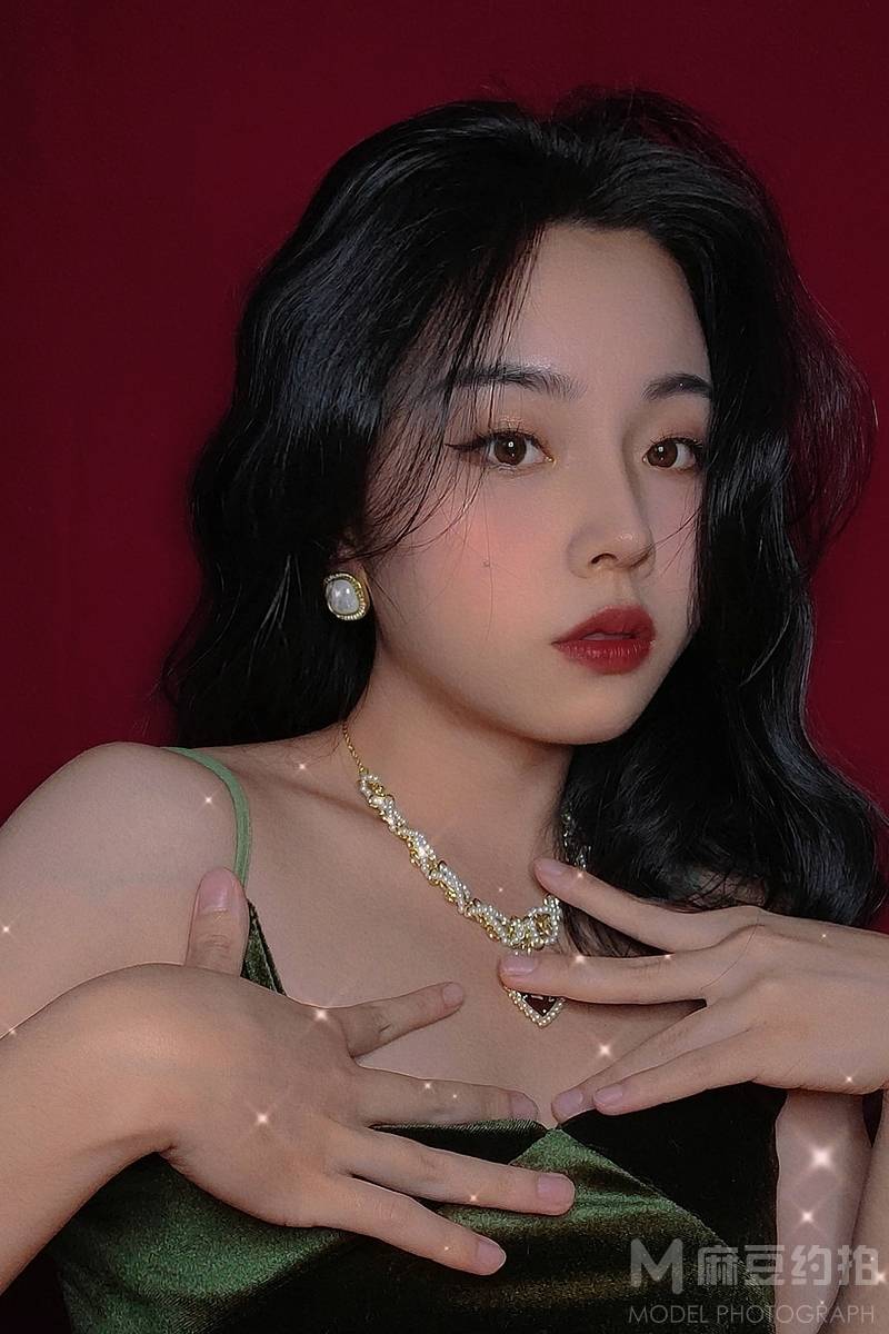 情绪模特