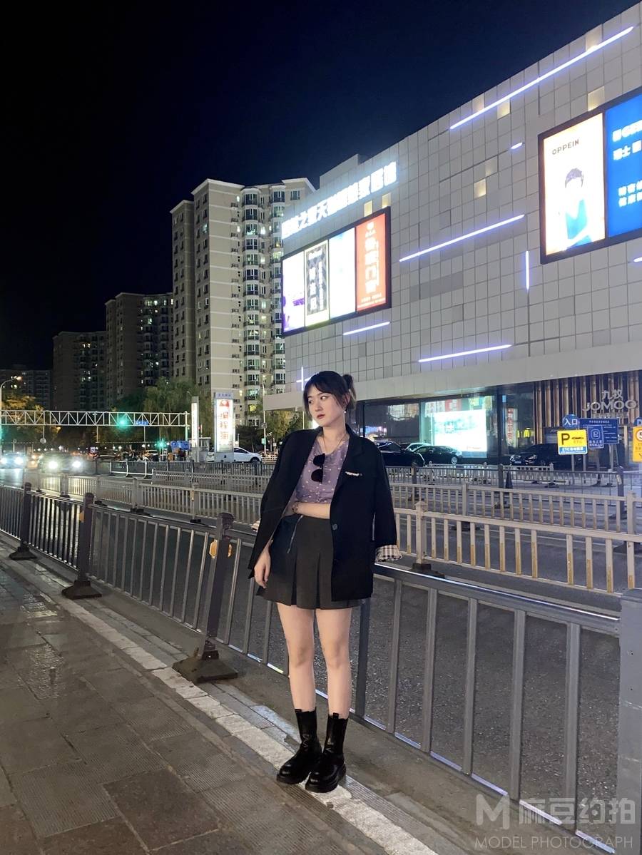 夜景模特