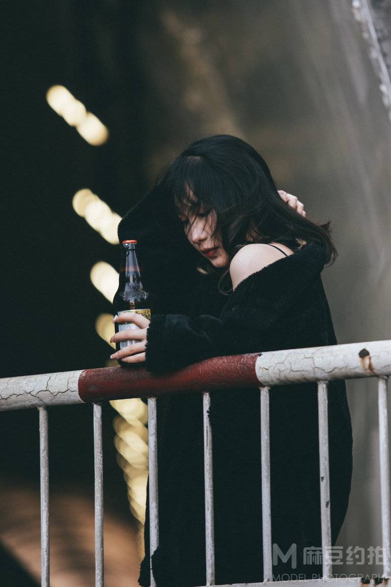 情绪模特