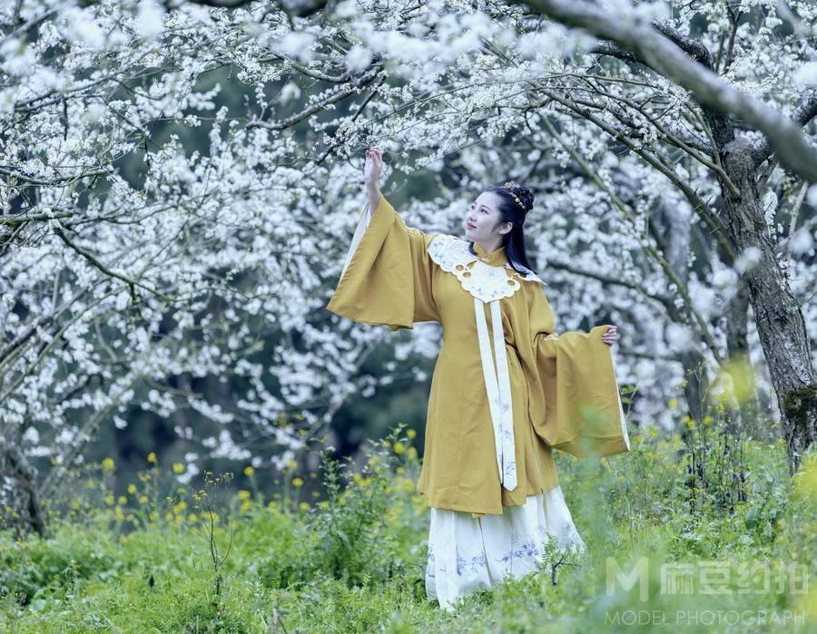 汉服模特