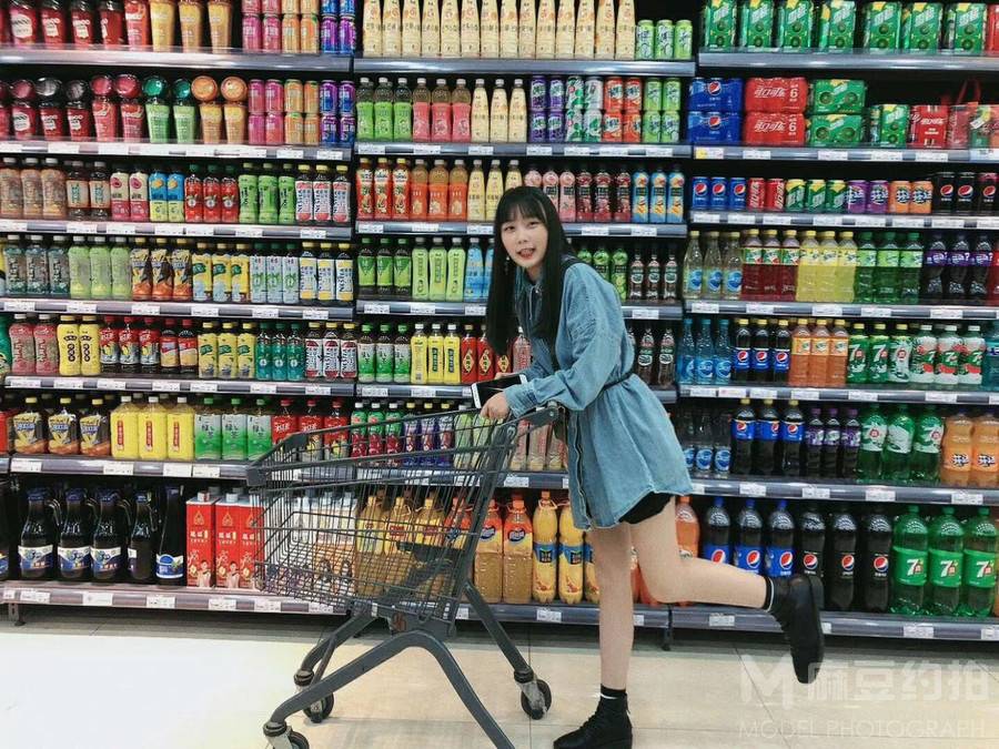 妆容模特