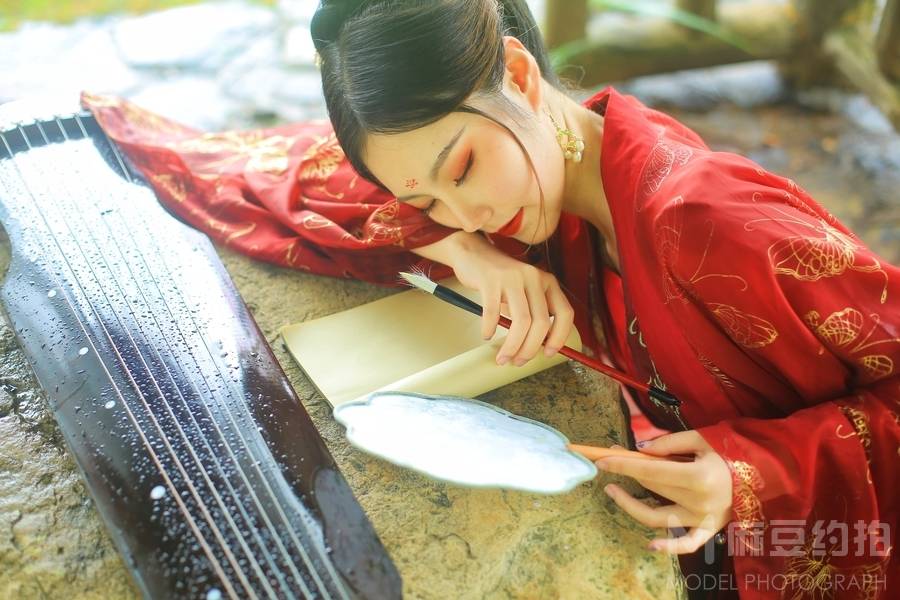 汉服模特